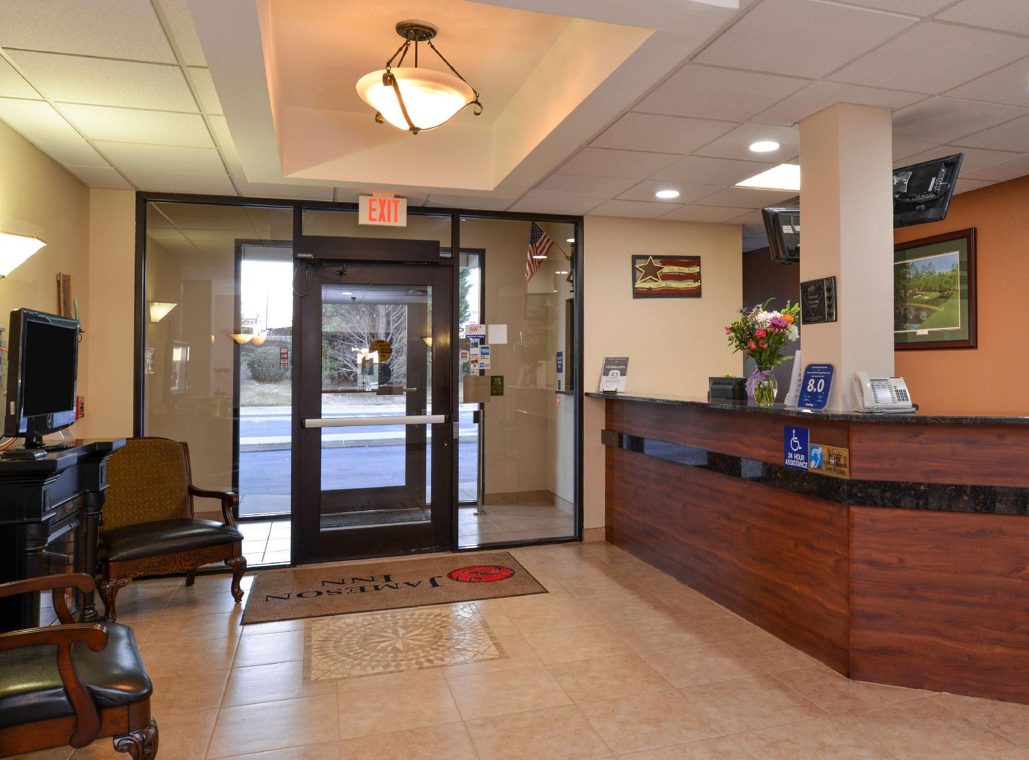 Baymont By Wyndham Grovetown Hotel 2*