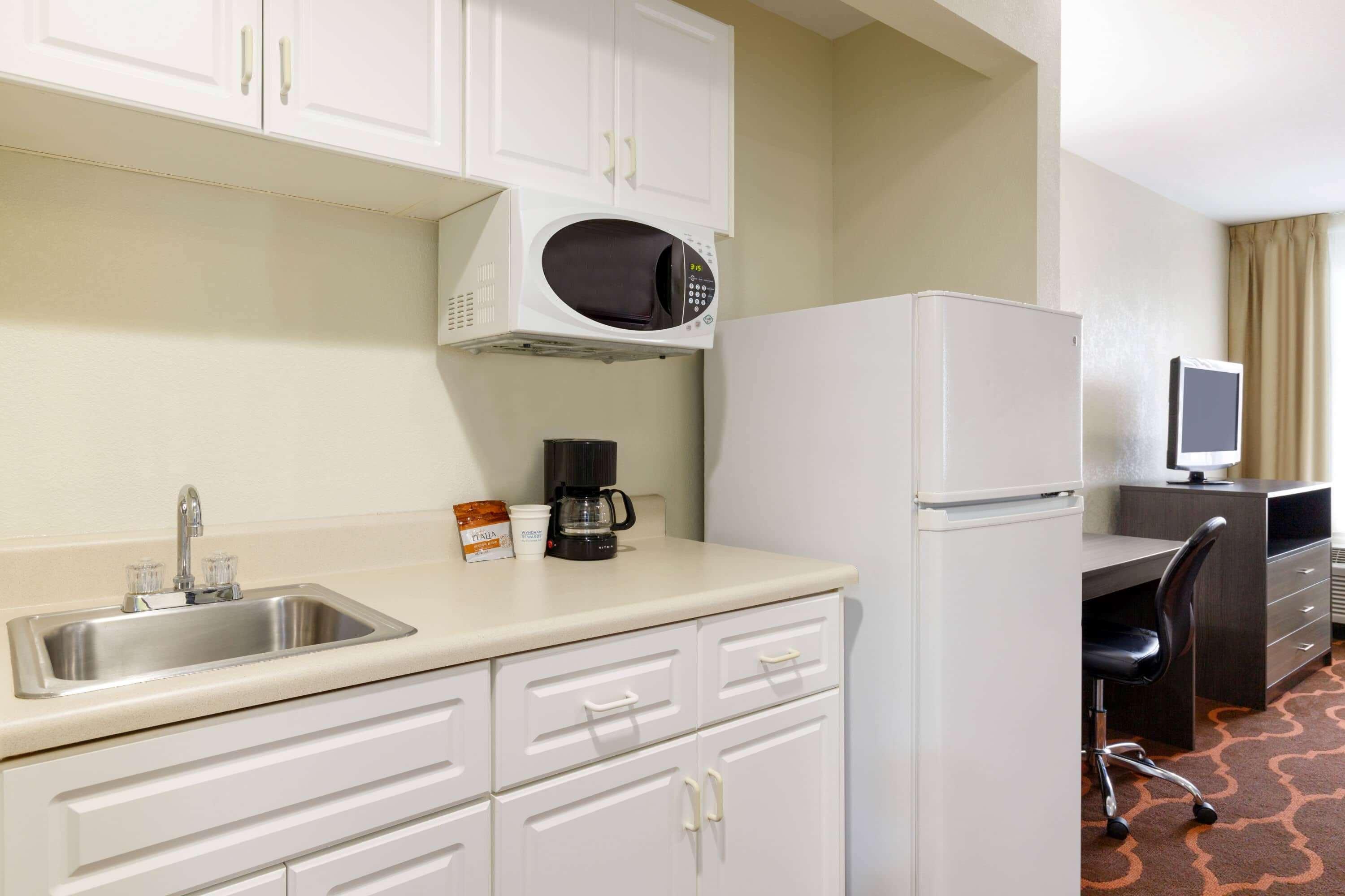 Baymont By Wyndham Grovetown Hotel 2*
