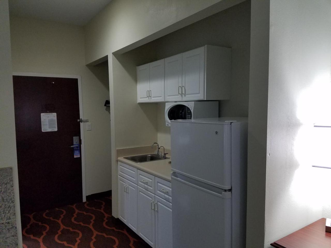 Baymont By Wyndham Grovetown Hotel