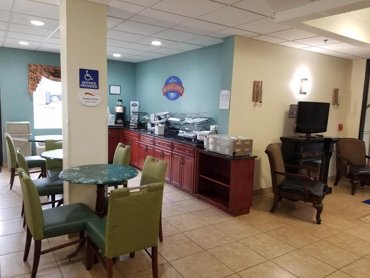 Hotel Baymont By Wyndham Grovetown 2*