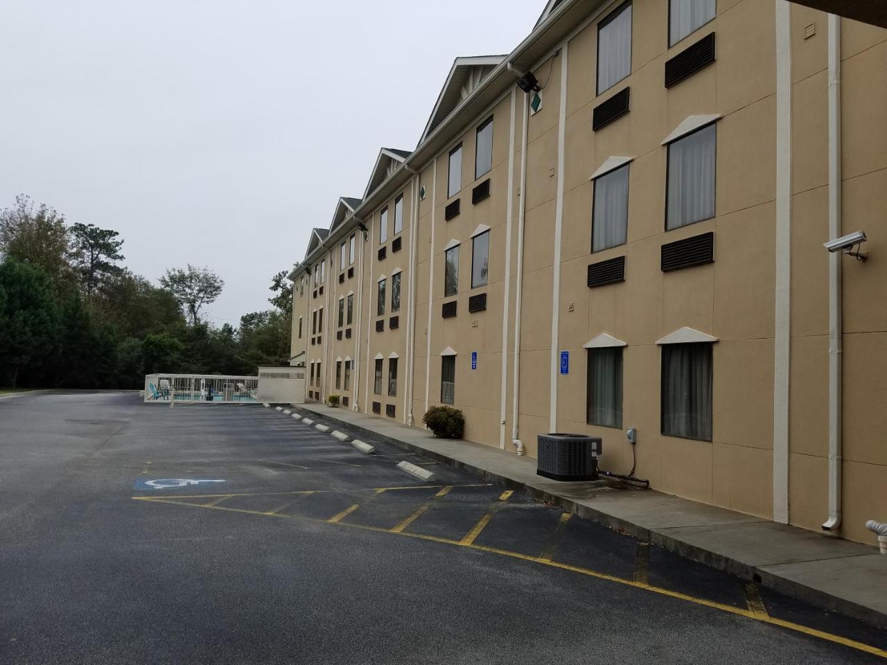 Hotel Baymont By Wyndham Grovetown
