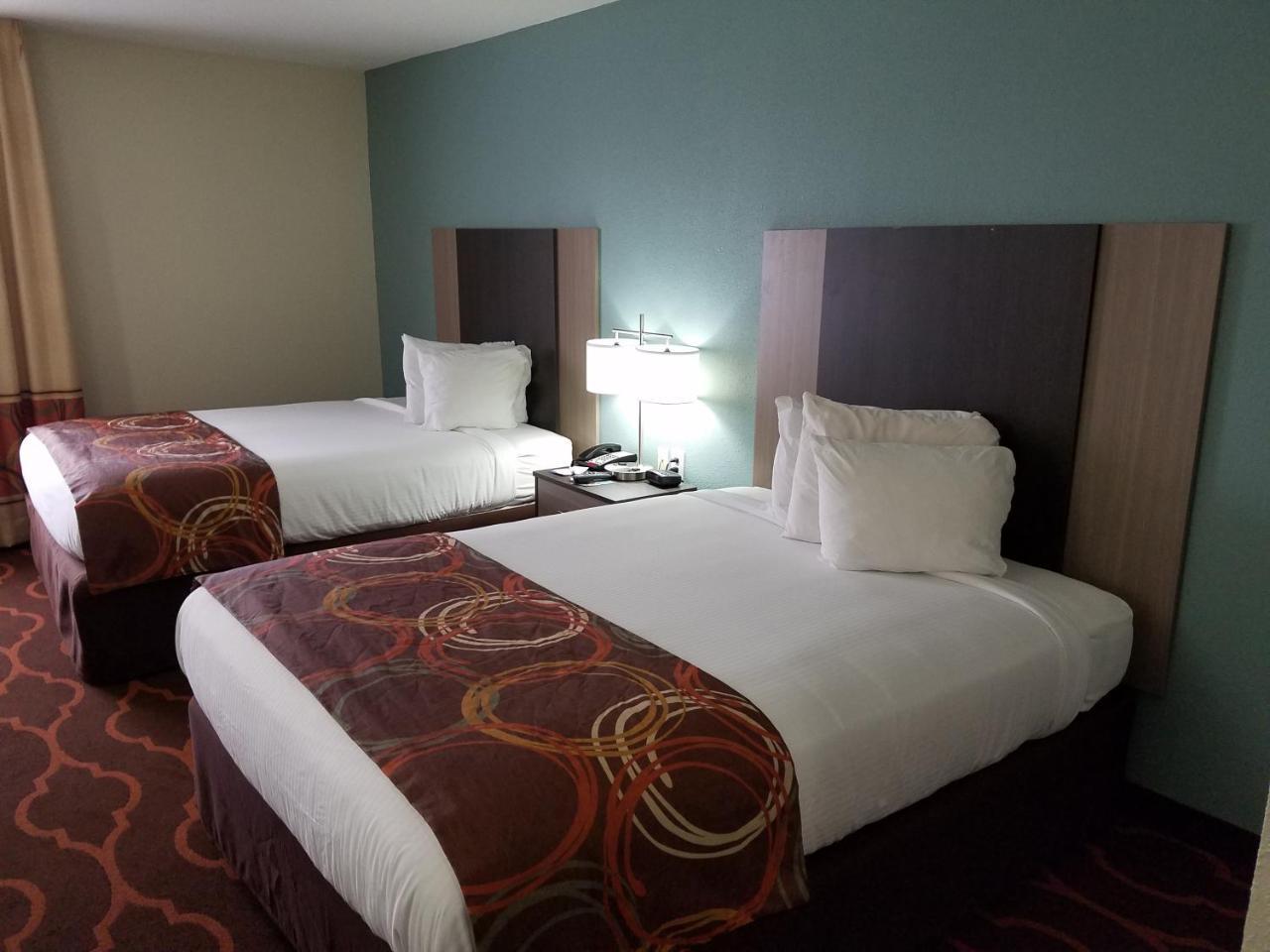 Hotel Baymont By Wyndham Grovetown 2*
