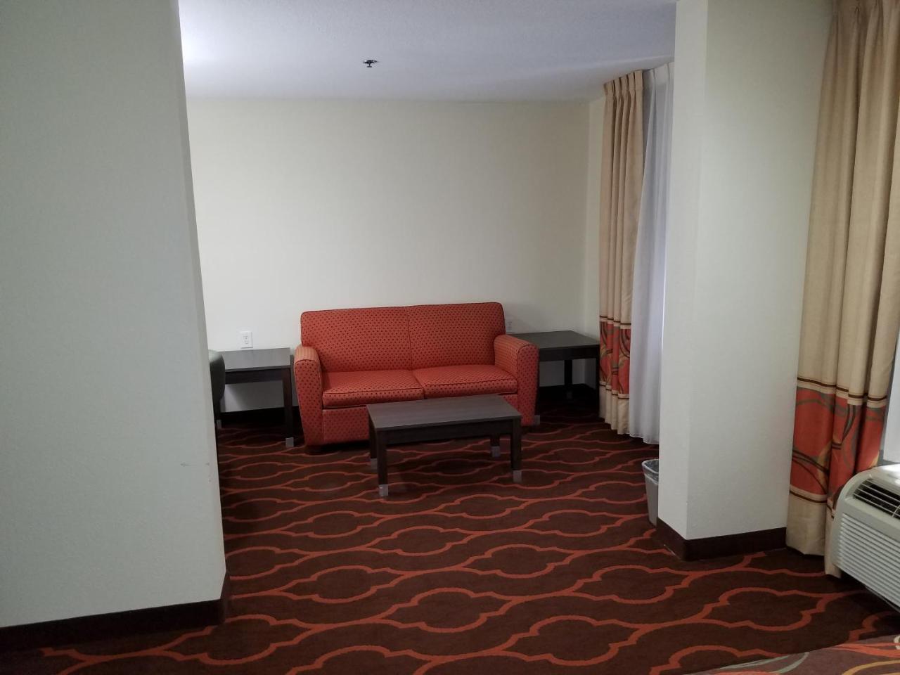 Hotel Baymont By Wyndham Grovetown 2*