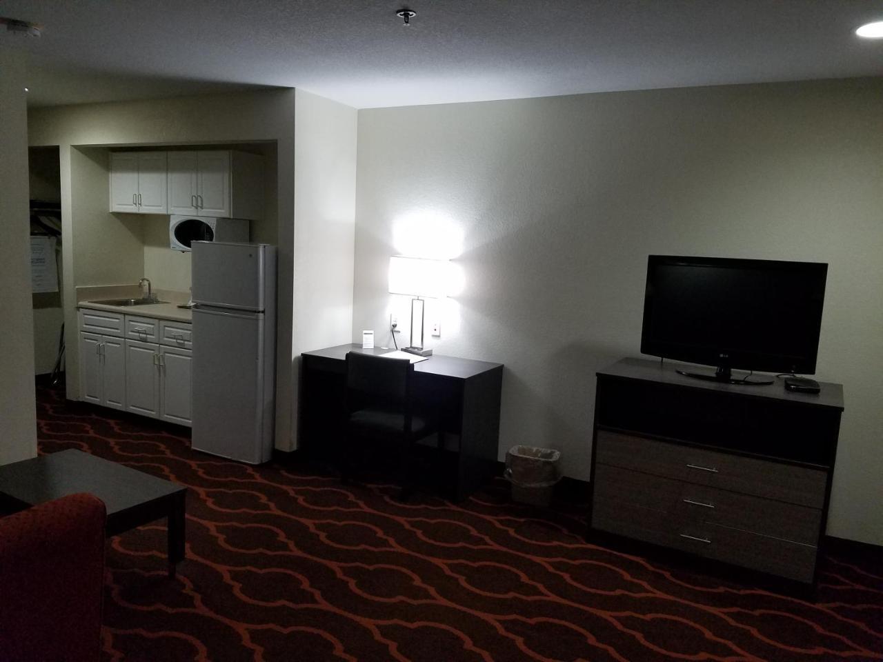 Baymont By Wyndham Grovetown Hotel 2*